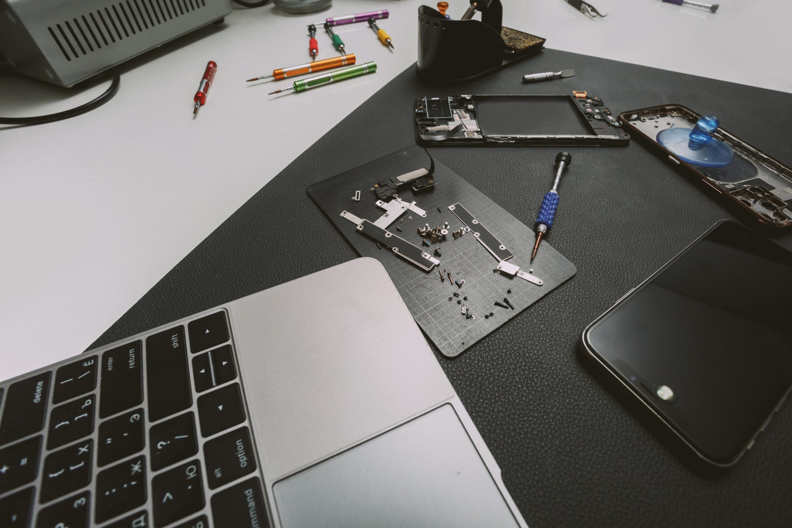 ให้บริการซ่อม iPhone